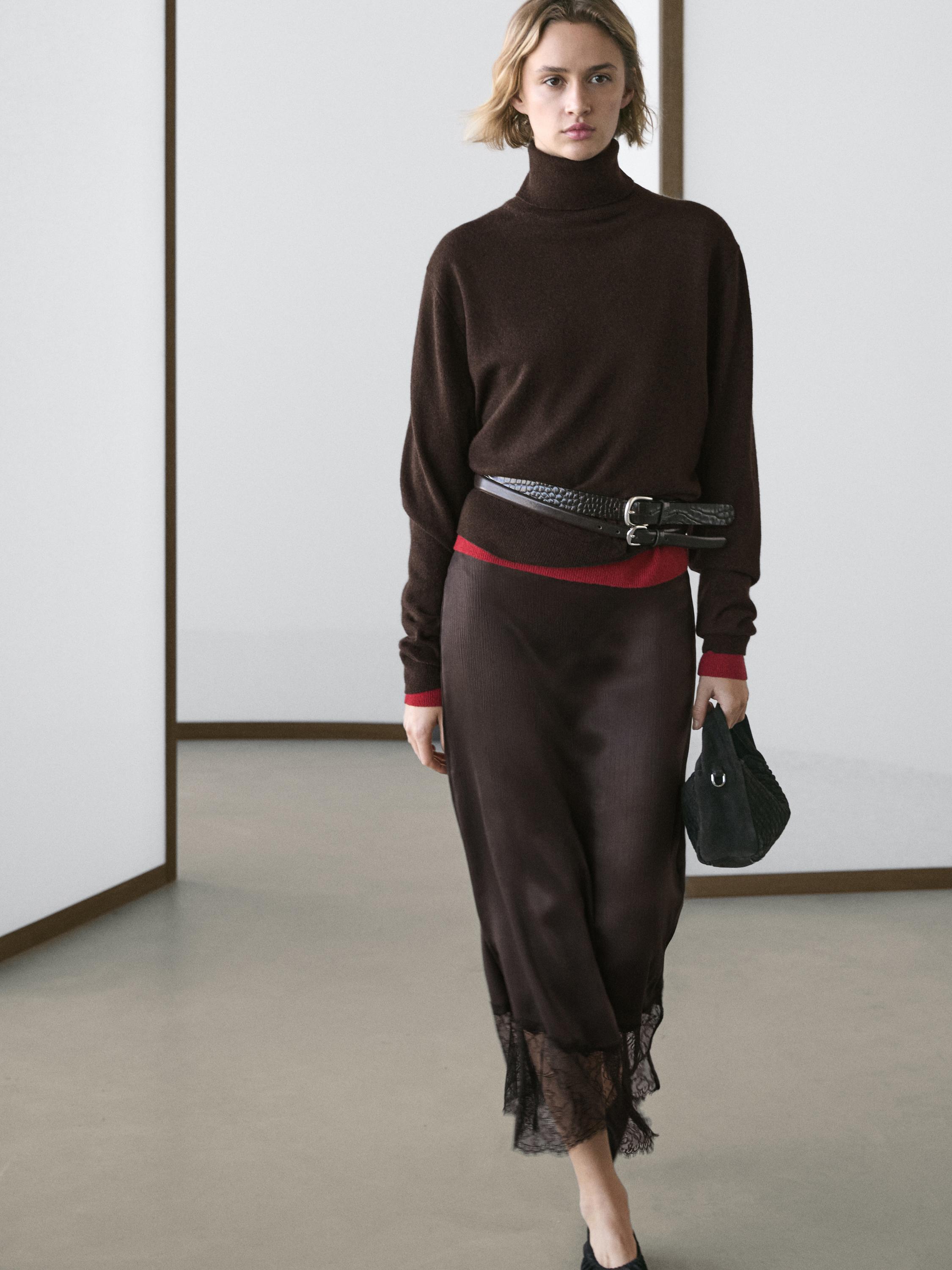 Jupe midi nuisette à dentelle